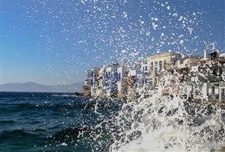 Καιρός αύριο: Επιμένει η ζέστη με 39άρια, υψηλή υγρασία και τοπικές μπόρες